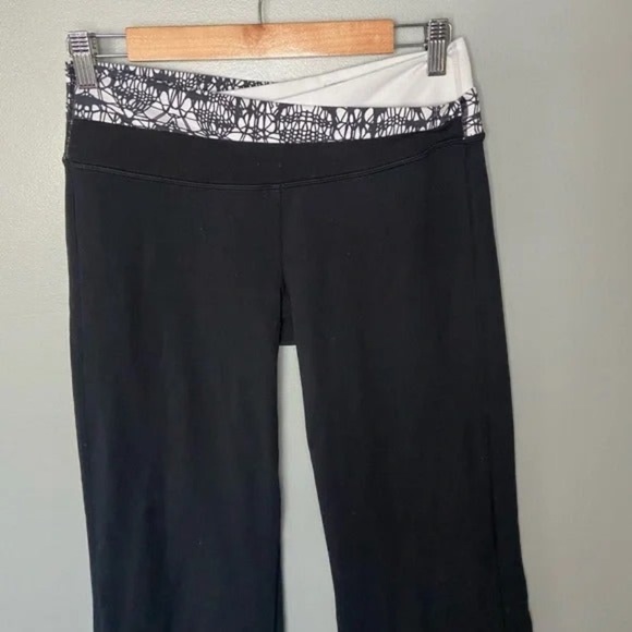 Lululemon Astro Pant Black Glacier Lace Embossed - Picture 6 of 12